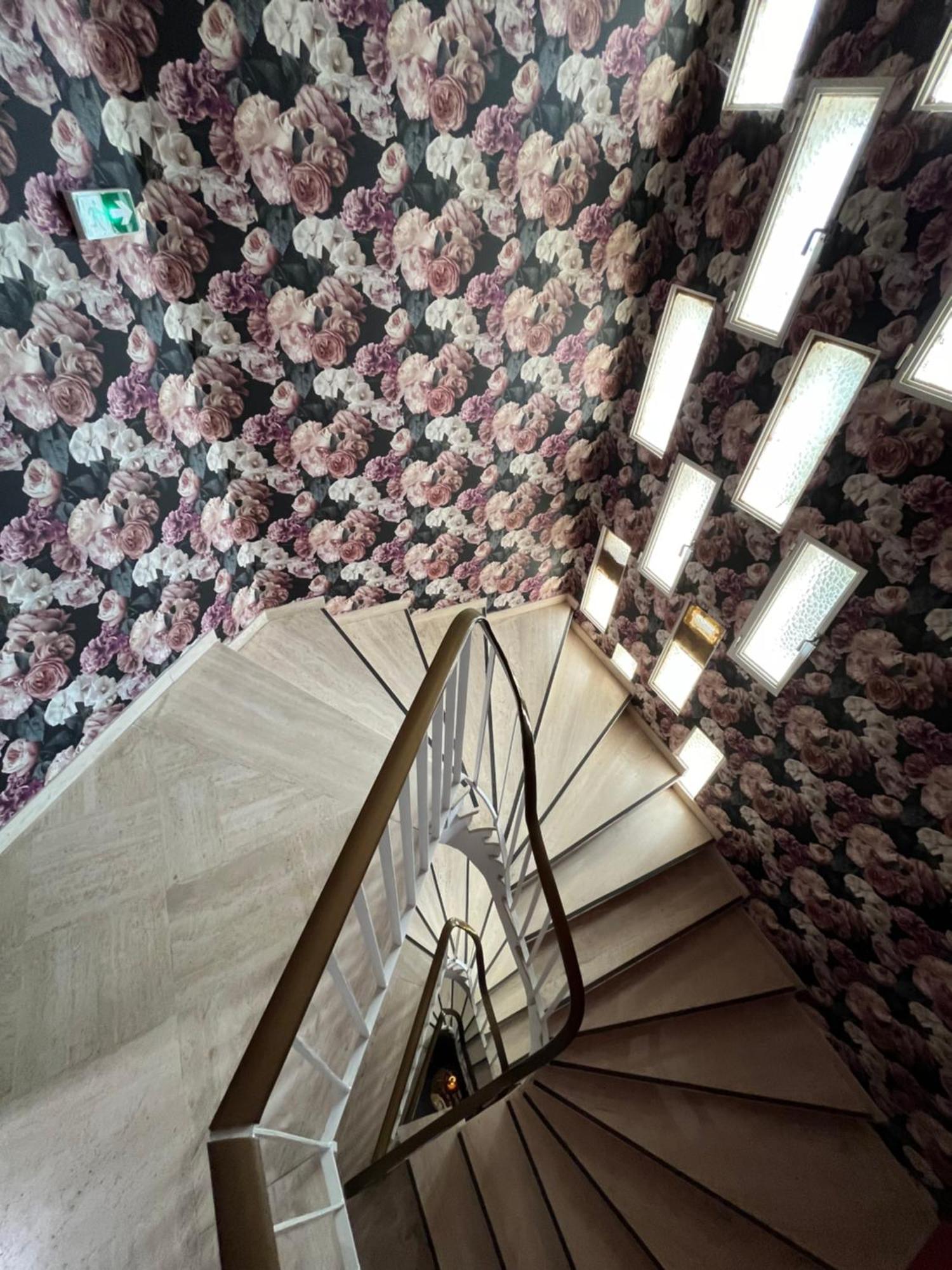 Le Prose Hotel Ла-Гранд-Мот Экстерьер фото