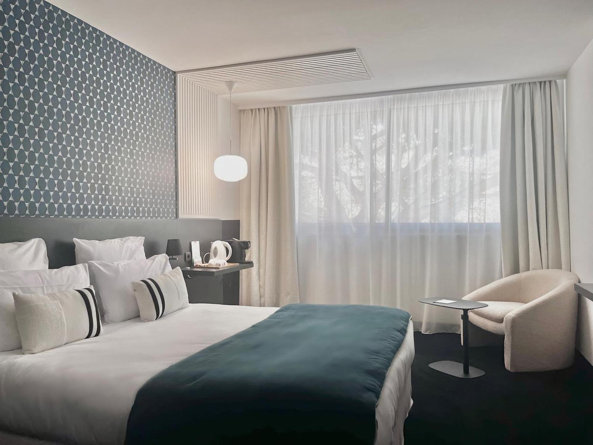 Le Prose Hotel Ла-Гранд-Мот Экстерьер фото