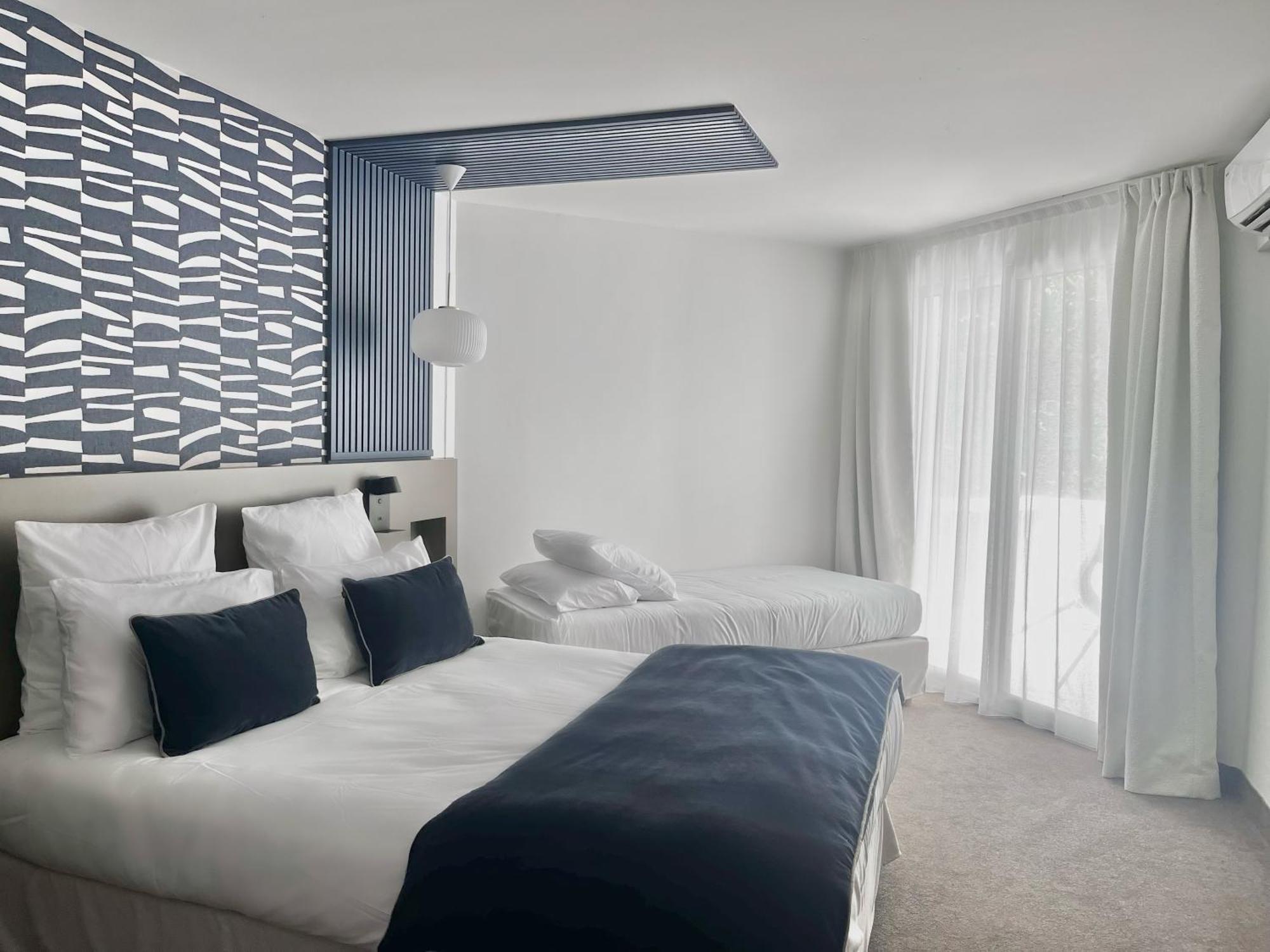 Le Prose Hotel Ла-Гранд-Мот Экстерьер фото