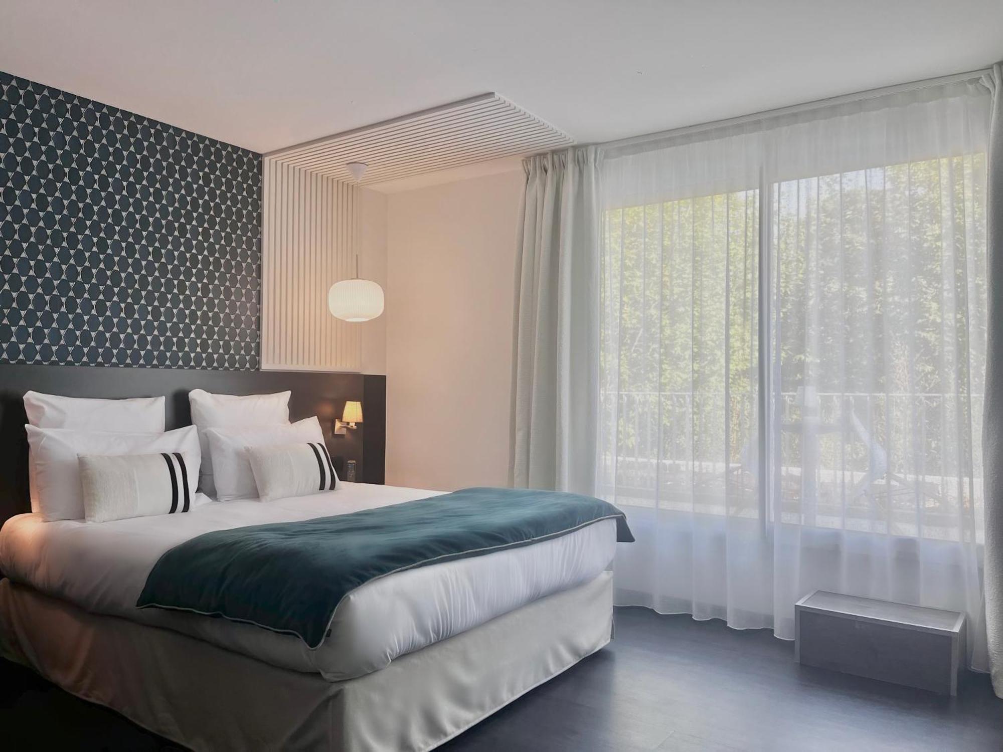Le Prose Hotel Ла-Гранд-Мот Экстерьер фото