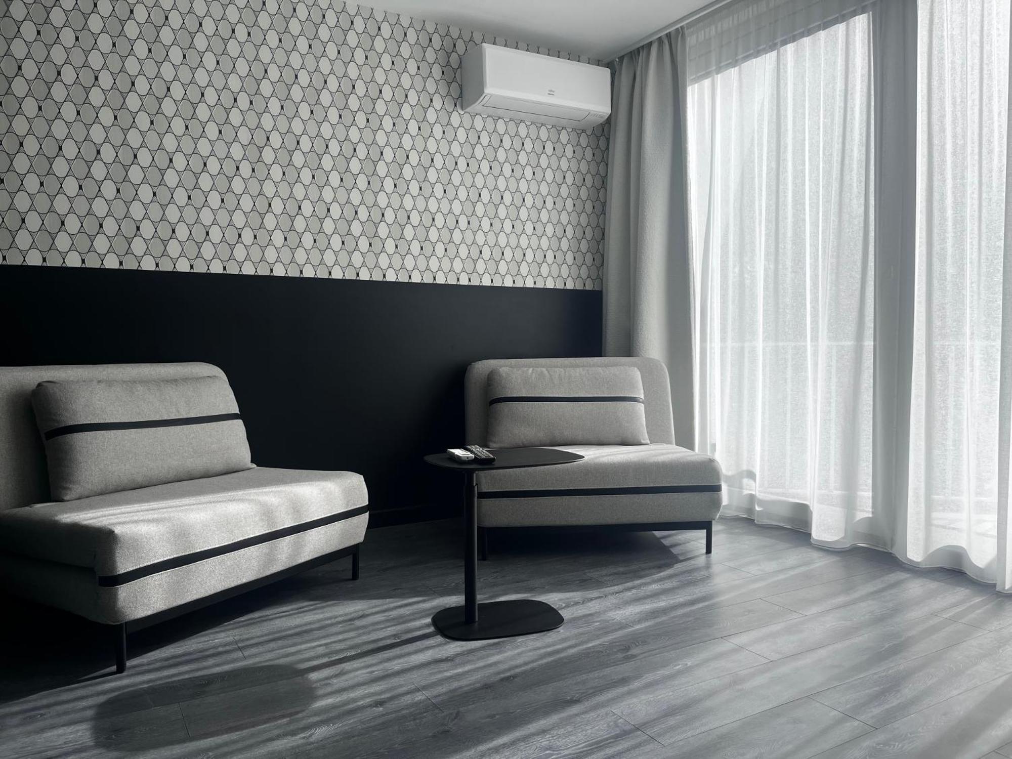 Le Prose Hotel Ла-Гранд-Мот Экстерьер фото